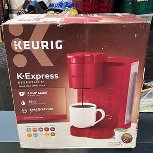 NWT Keurig K-Express Essentials Single Serve Coffee Maker in Red